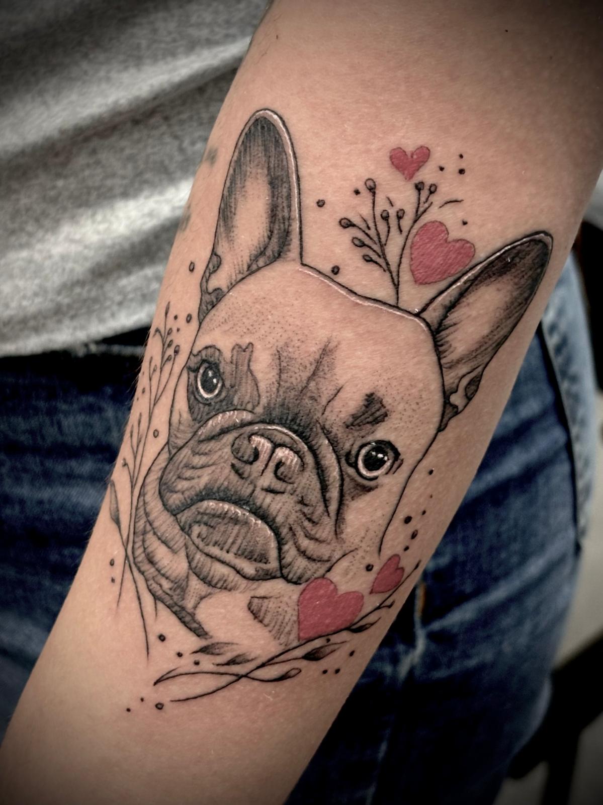Retrato de bulldog francês com corações por Heltattoo