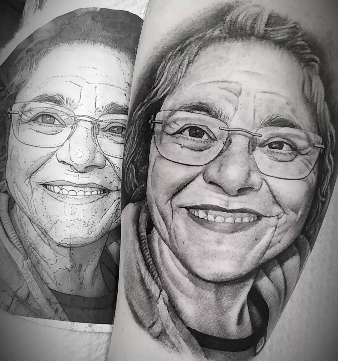 Retrato realista feminino em progresso por Heltattoo
